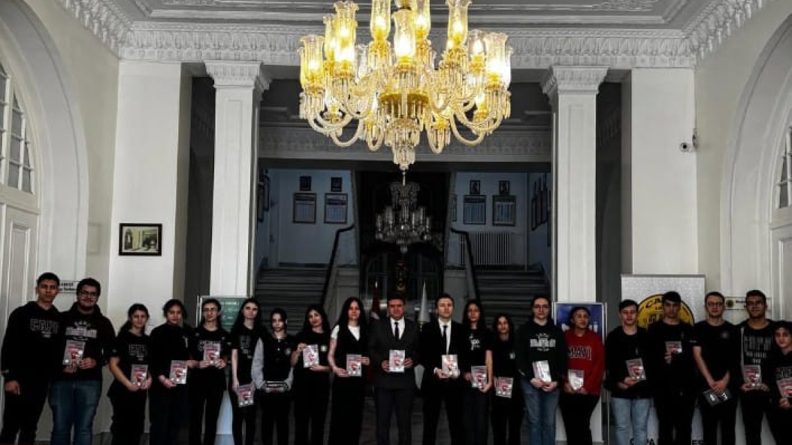 Geleceğin Yazarları Projesi kapsamında, öğrencilerimiz tarafından hazırlanan “Geleceğe Yazılan Kalemler” adlı kitabımız çıktı!   